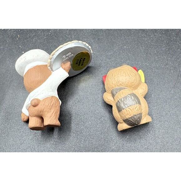 2 Mint Hallmark Valentine's Day Merry Miniature 1989 Teddy Baker & Raccoon -S1R - Picture 5 of 7